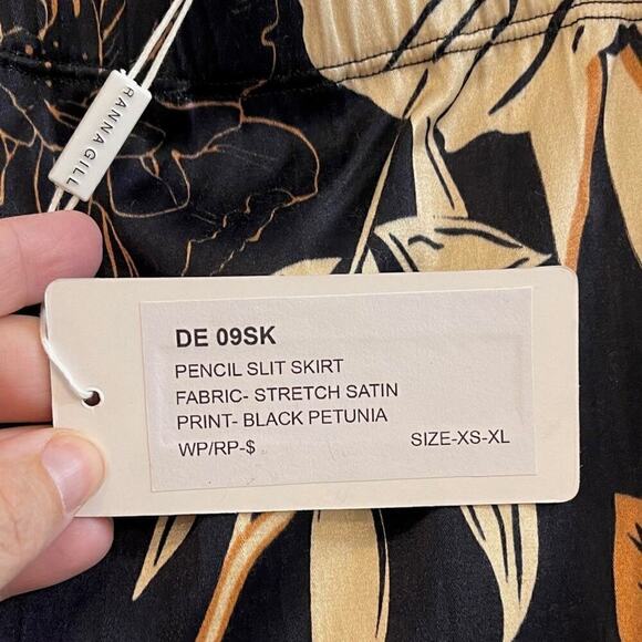 Ranna Gill Pencil Slit Skirt Stretch Satin Black Petunia Print Size Small NWT - Picture 5 of 7